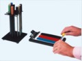 applicatore manuale da banco, compatto ed economico. Ideale per vernici, adesivi e inchiostri liquidi per stampa